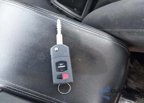 2010 Mazda Mazda6 I Touring Plus z USA, uszkodzony, nr VIN 1YVHZ8CH9A5M37177